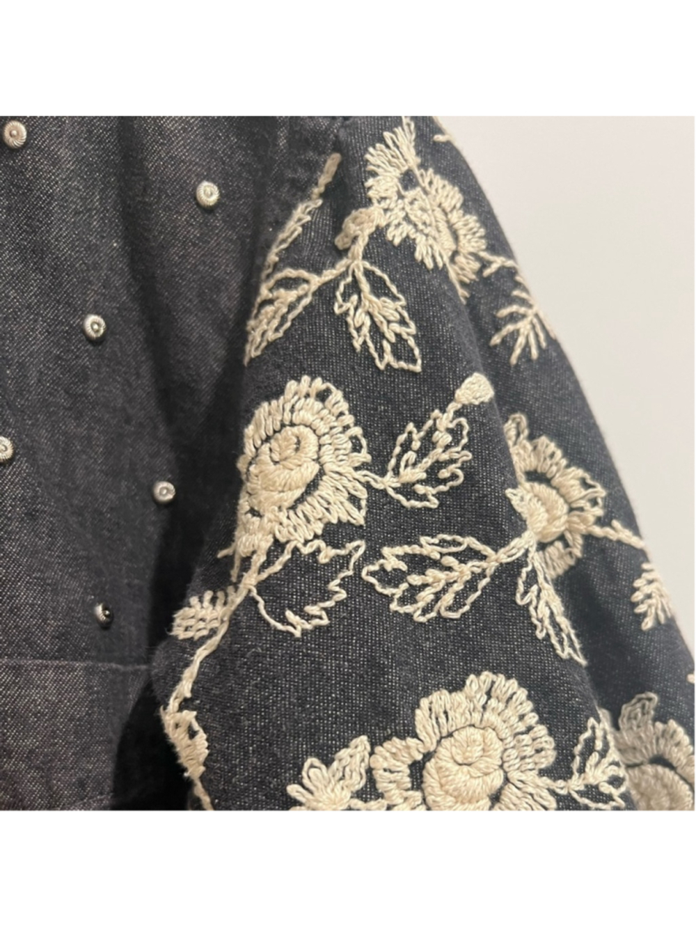 Vintage Cache Floral Embroidered Denim Shirt Jacket S Boho Western Studded USA - Picture 3 of 7